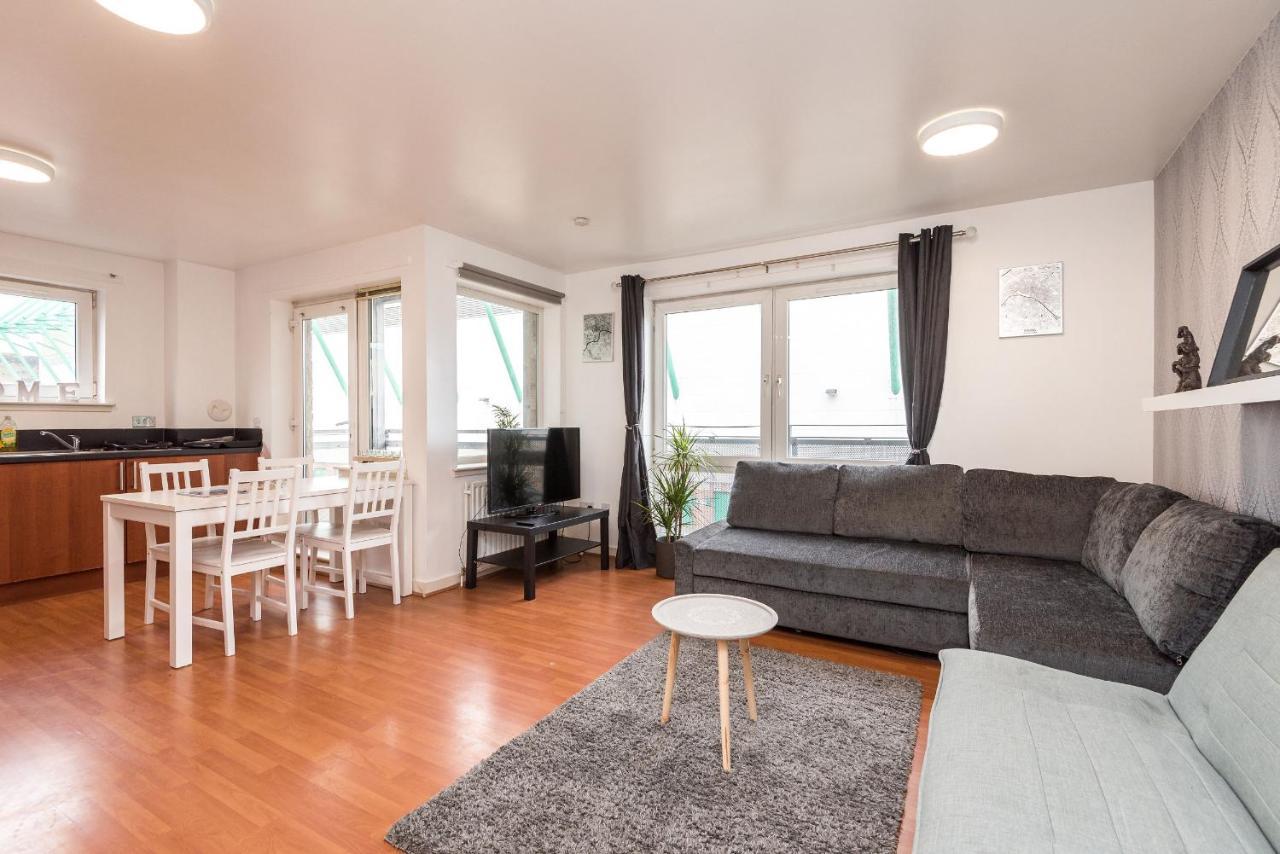 Modern Spacious 3 Bedroom City Centre Apartment - Free Parking - Private Balcony Édimbourg Extérieur photo