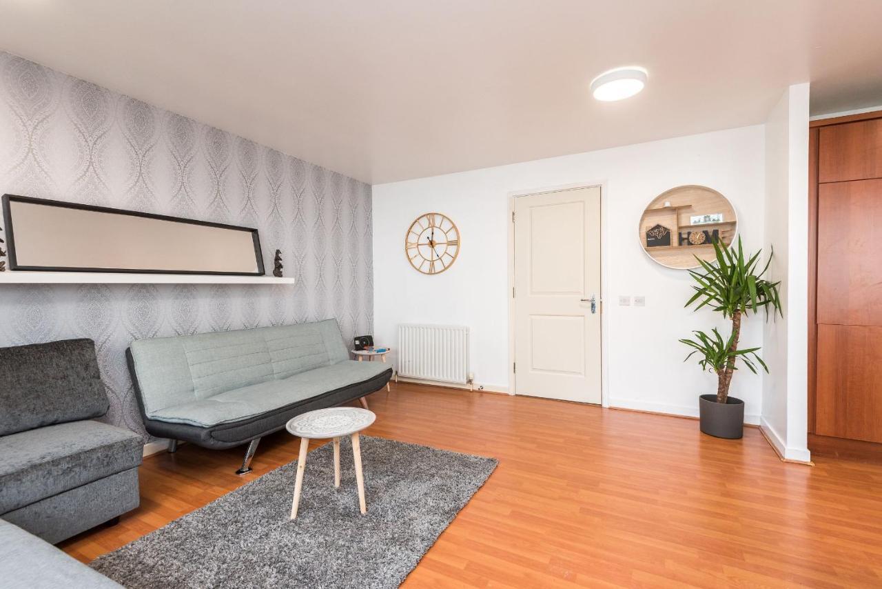 Modern Spacious 3 Bedroom City Centre Apartment - Free Parking - Private Balcony Édimbourg Extérieur photo