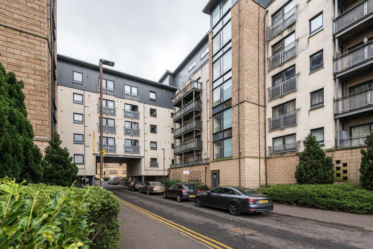 Modern Spacious 3 Bedroom City Centre Apartment - Free Parking - Private Balcony Édimbourg Extérieur photo