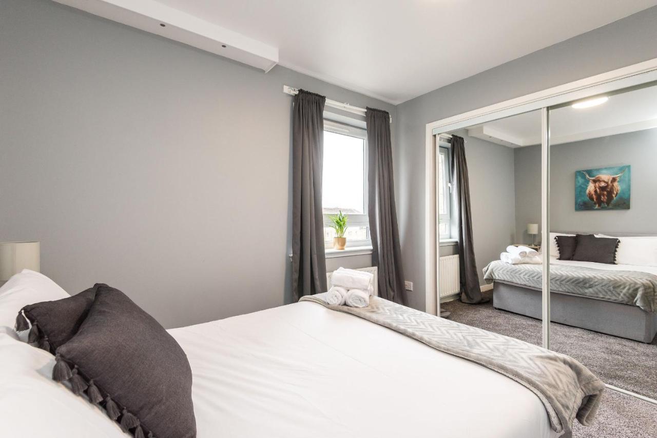 Modern Spacious 3 Bedroom City Centre Apartment - Free Parking - Private Balcony Édimbourg Extérieur photo