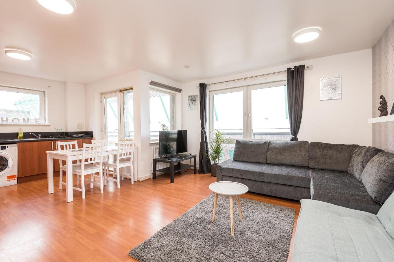 Modern Spacious 3 Bedroom City Centre Apartment - Free Parking - Private Balcony Édimbourg Extérieur photo